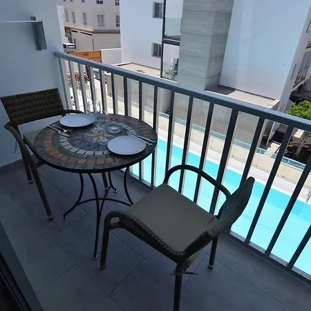 Seaside With Pool Апартаменты Коральео