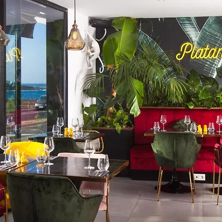 Seaside With Pool Апартаменты