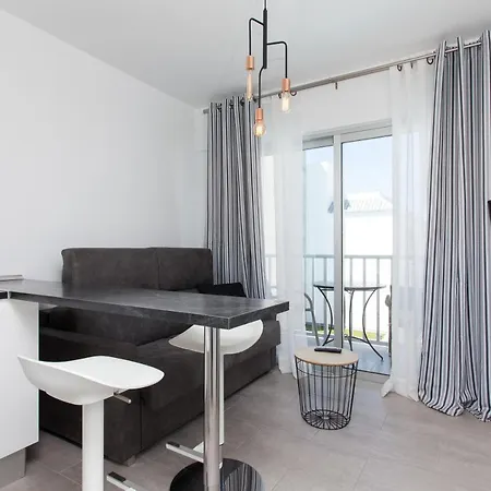 Seaside With Pool Апартаменты