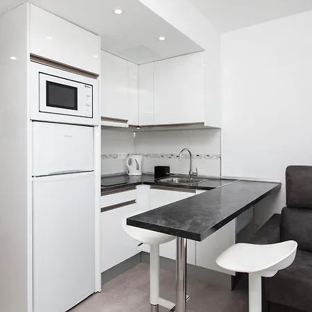 Апартаменты Seaside With Pool Коральео